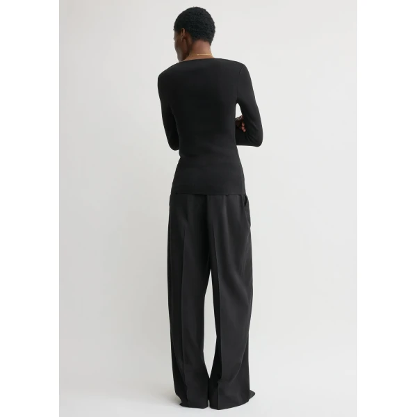 Toteme Compact knit top in Black, view 4
