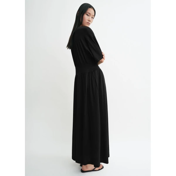 Toteme Cotton silk tee dress in Black, view 4