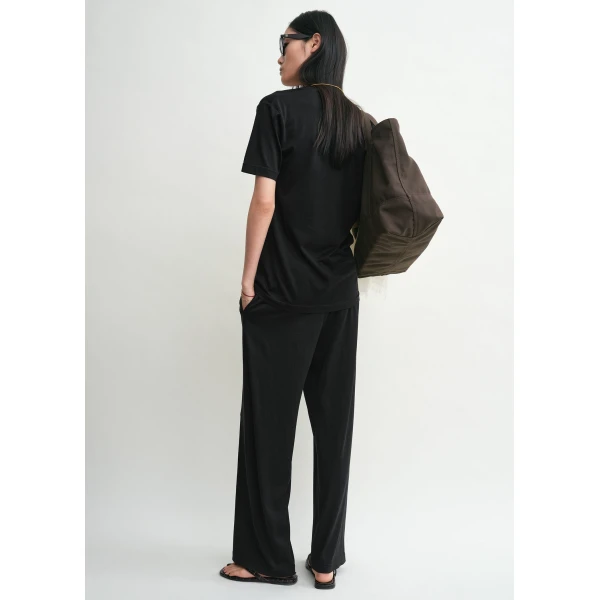 Toteme Cotton silk tee in Black Top, view 3
