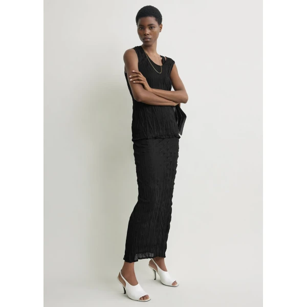 Toteme Crinkled knit skirt in Black, view 2