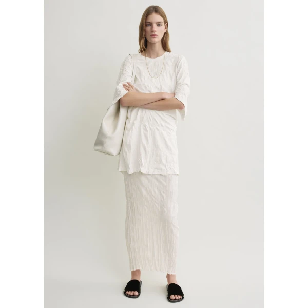 Toteme Crinkled knit skirt in White, view 2