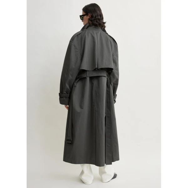 Toteme Crisp summer trench in Taupe Coat, view 4
