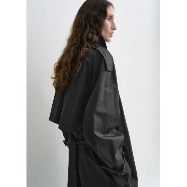 Toteme Crisp summer trench in Washed black Coat, view 5