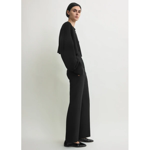 Toteme Cropped oversized cardigan in Black, view 3