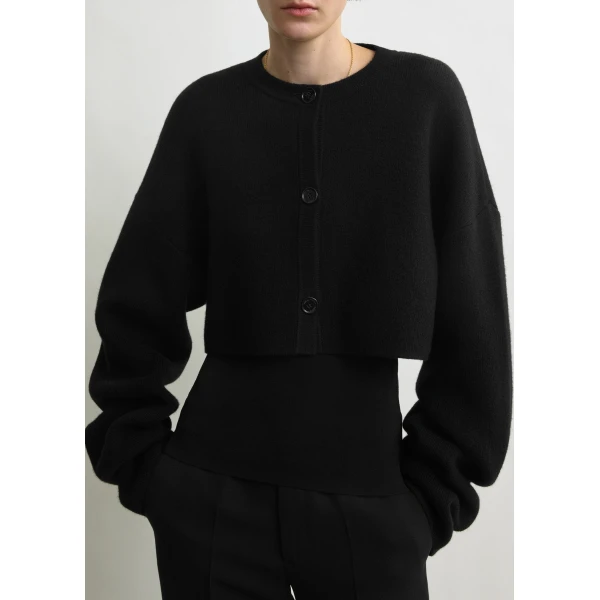 Toteme Cropped oversized cardigan in Black, view 5