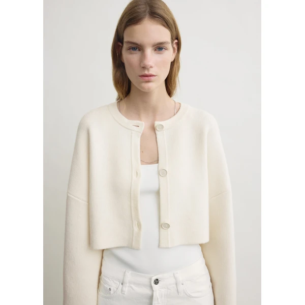 Toteme Cropped oversized cardigan in Milk, view 5