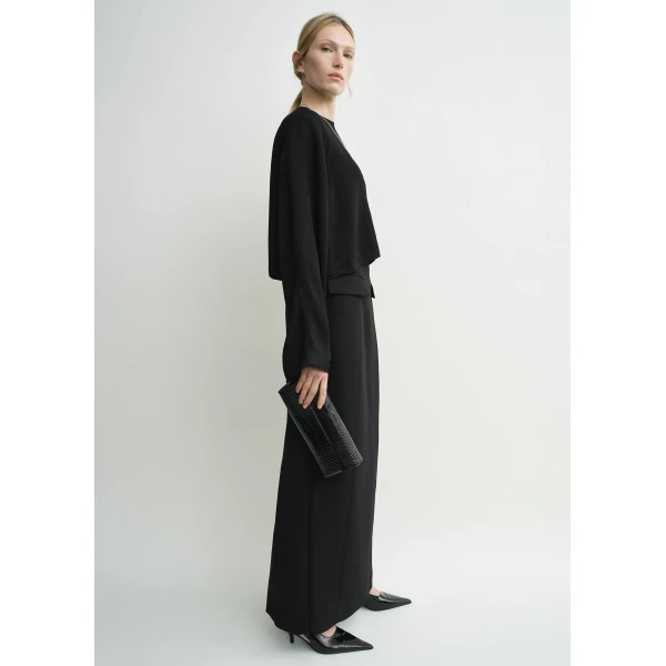 Toteme Cropped sablé blouse in Black, view 3