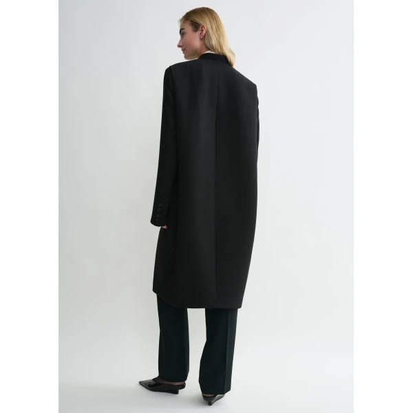 Toteme Deep pleat coat in Black, view 5