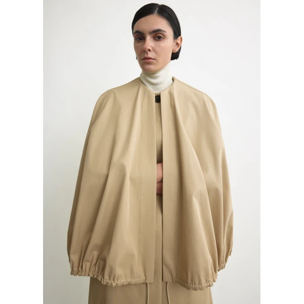 Toteme Detachable cape coat in Beige, view 5