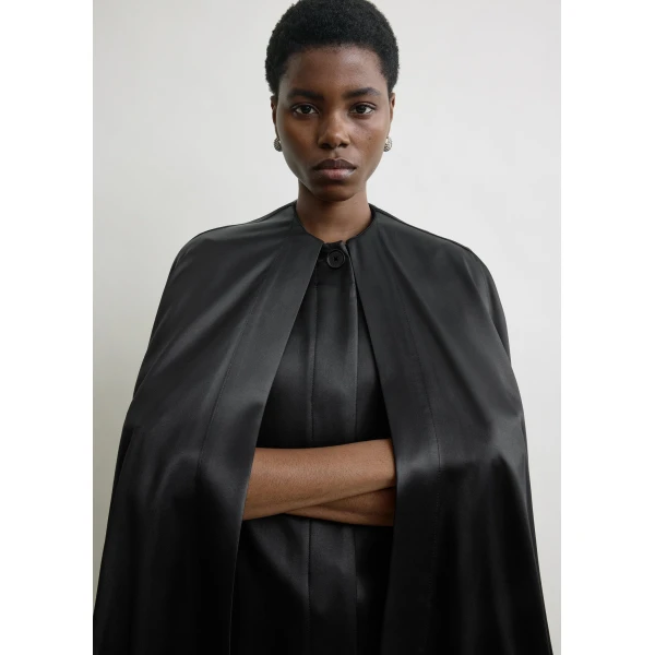 Toteme Detachable cape evening coat in Black, view 5
