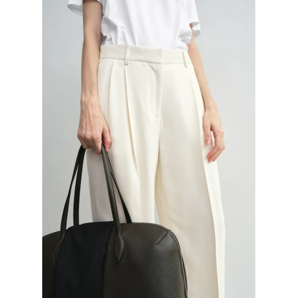 Toteme Double-pleat fluid trousers in Ecru, view 5