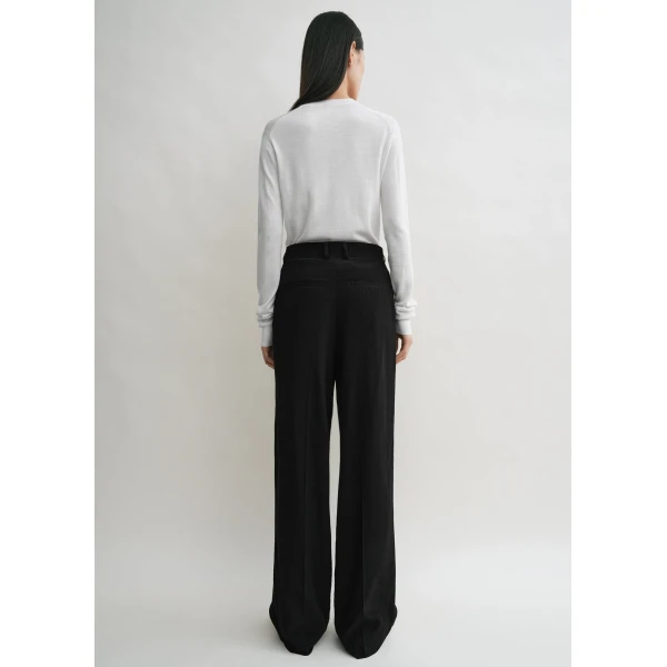Toteme Double-pleat summer trousers in Black, view 4