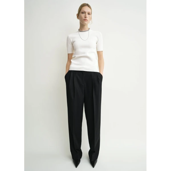 Toteme Double-pleat tailored trousers in Black, view 2
