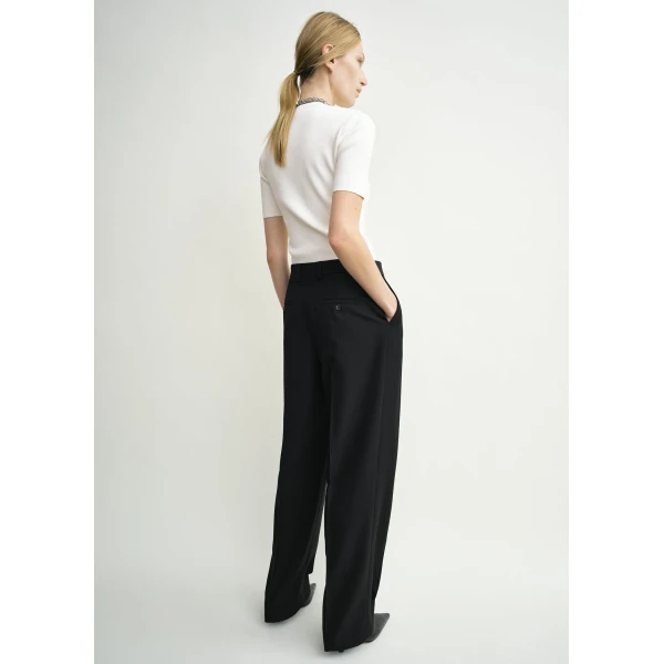 Toteme Double-pleat tailored trousers in Black, view 4