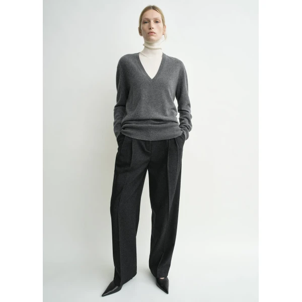 Toteme Double-pleat winter trousers charcoal in Charcoal melange, view 2