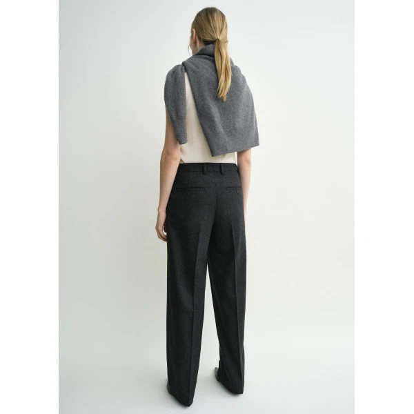 Toteme Double-pleat winter trousers charcoal in Charcoal melange, view 4
