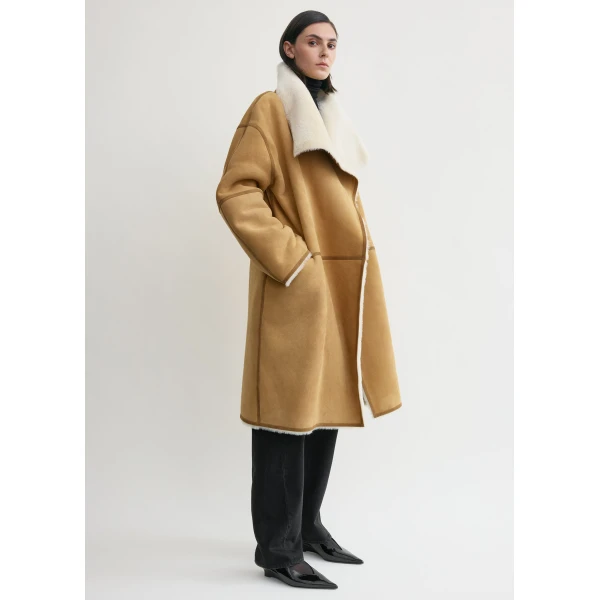 Toteme Draped shearling coat in Tan, view 3