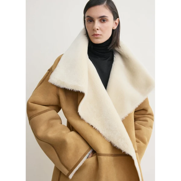 Toteme Draped shearling coat in Tan, view 5