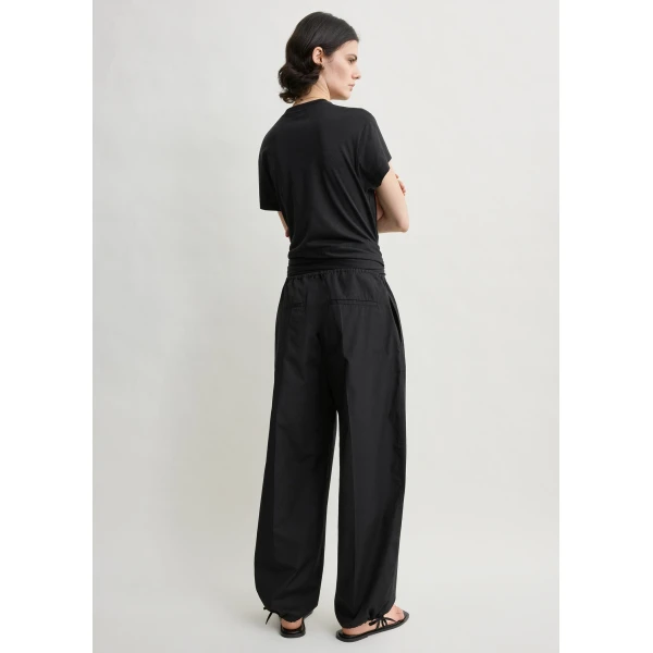 Toteme Drawstring cotton trousers in Black, view 4