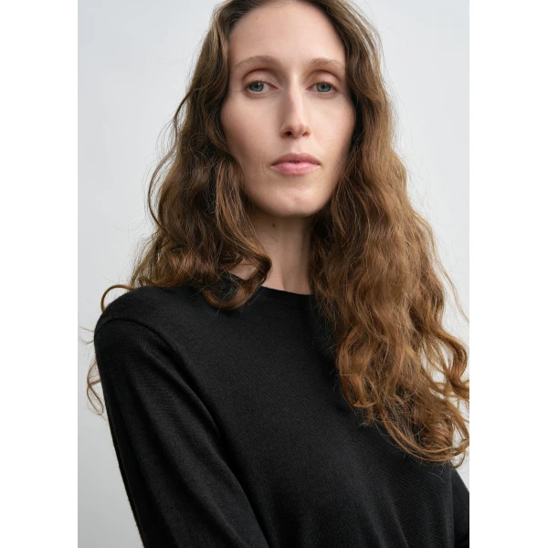 Toteme Fine crew knit in Black, view 5
