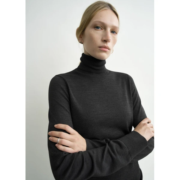 Toteme Fine turtleneck charcoal in Charcoal melange Knit, view 5