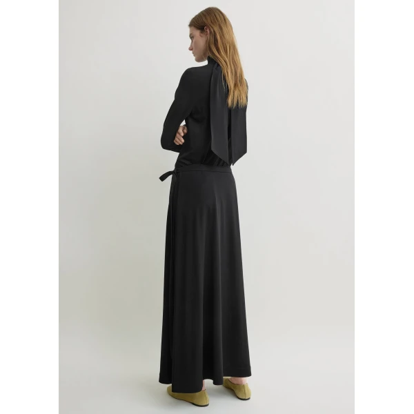 Toteme Fluid jersey skirt in Black, view 4