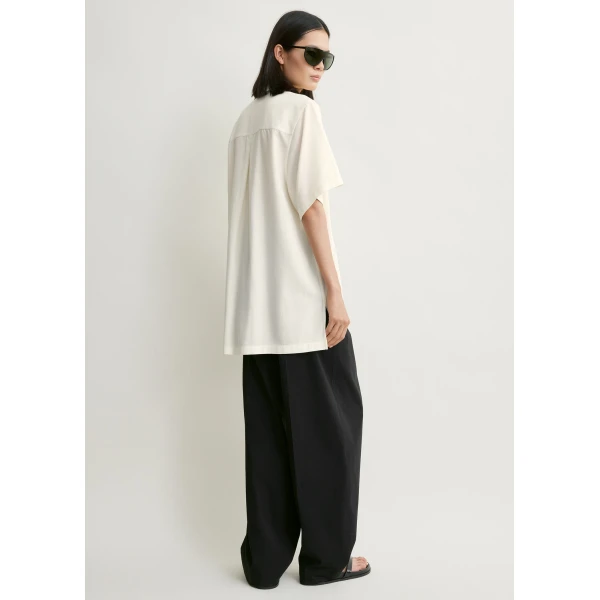 Toteme Fluid polo shirt in Ecru, view 4