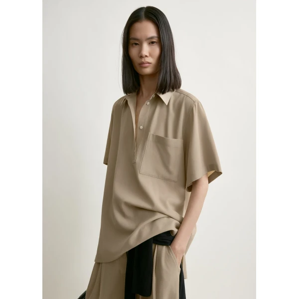 Toteme Fluid polo shirt in Overcast beige, view 4