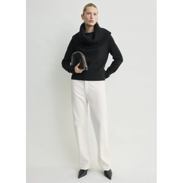 Toteme Funnel wool knit in Black, view 3
