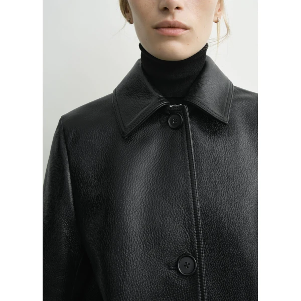 Toteme Grained leather jacket in Black, view 6