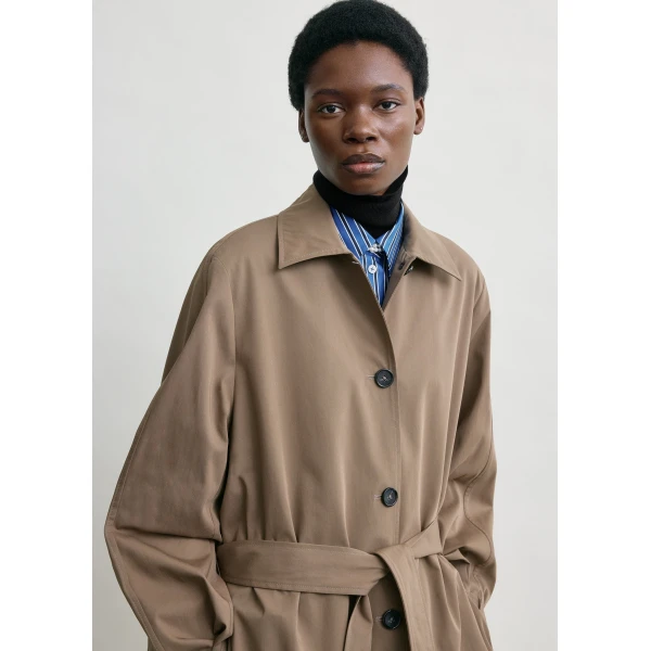 Toteme Light spring trench in Hazel Coat, view 5