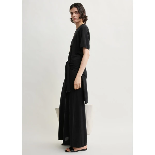 Toteme Long knit skirt in Black, view 3