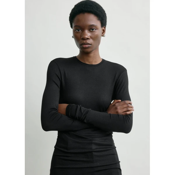 Toteme Long-sleeve jersey top in Black, view 5