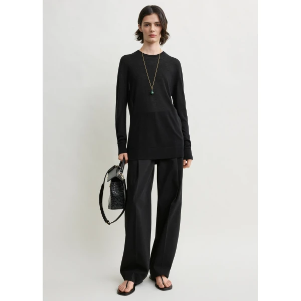 Toteme Long-sleeve tee knit in Black, view 2