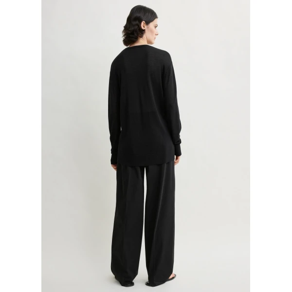 Toteme Long-sleeve tee knit in Black, view 4