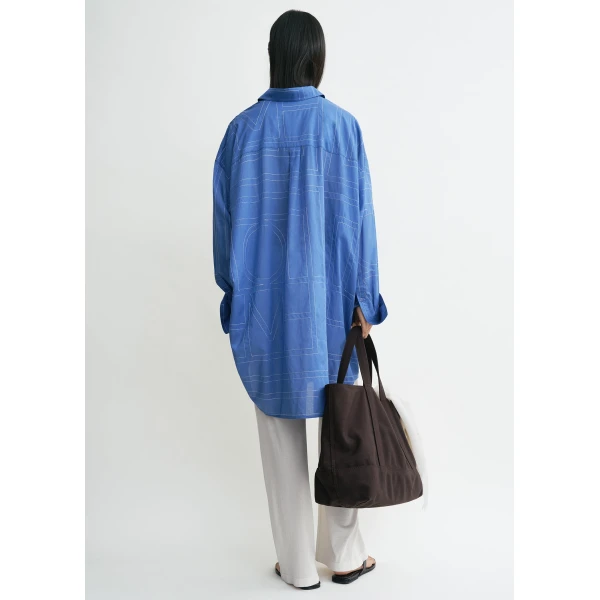 Toteme Long summer shirt in Cobalt, view 5