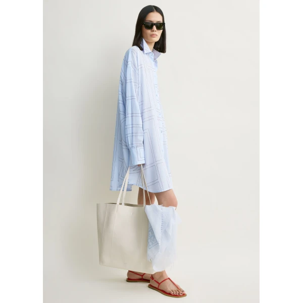 Toteme Long summer shirt in Sky / Red, view 2