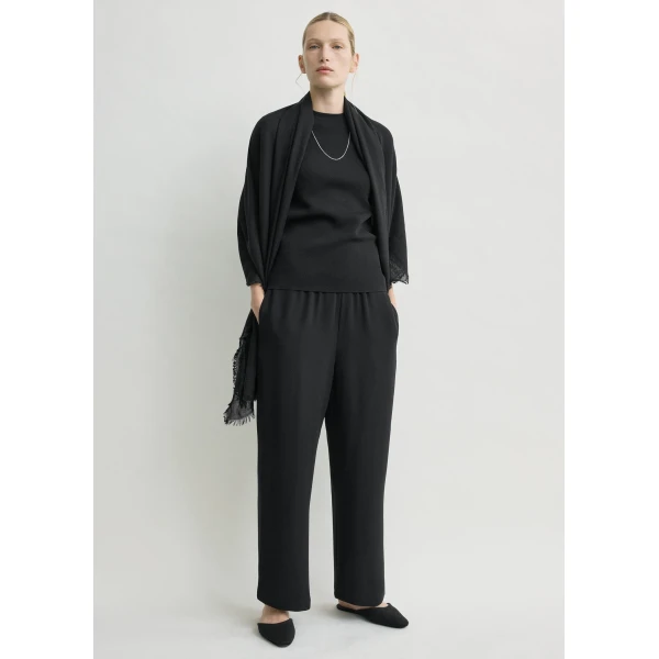 Toteme Lounge trousers in Black, view 2