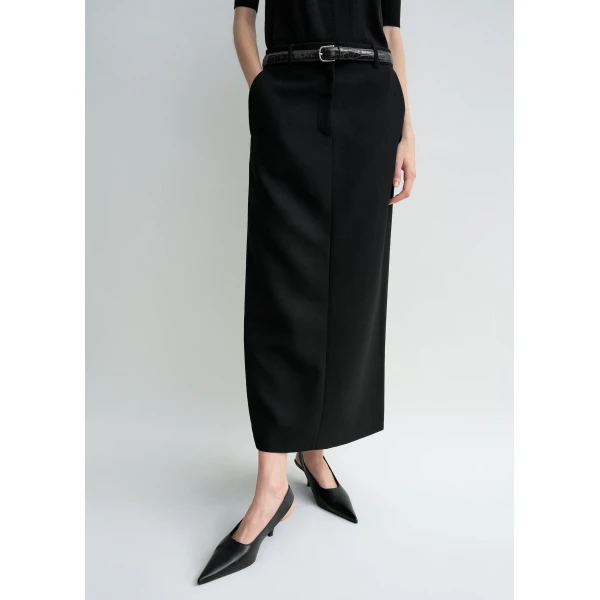 Toteme Low-waist straight skirt in Black, view 5
