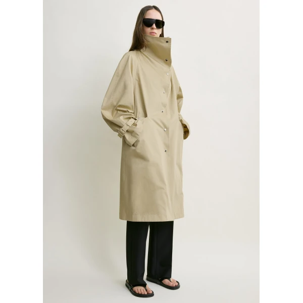 Toteme Oversized cotton trench in Beige Coat, view 3