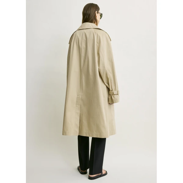 Toteme Oversized cotton trench in Beige Coat, view 4