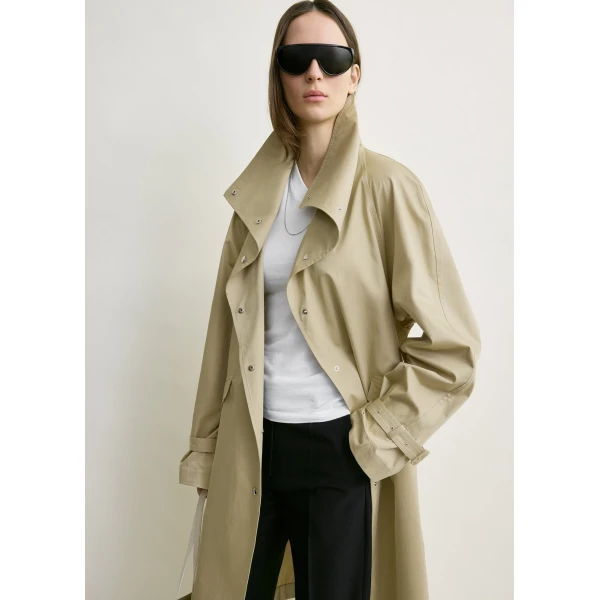 Toteme Oversized cotton trench in Beige Coat, view 5
