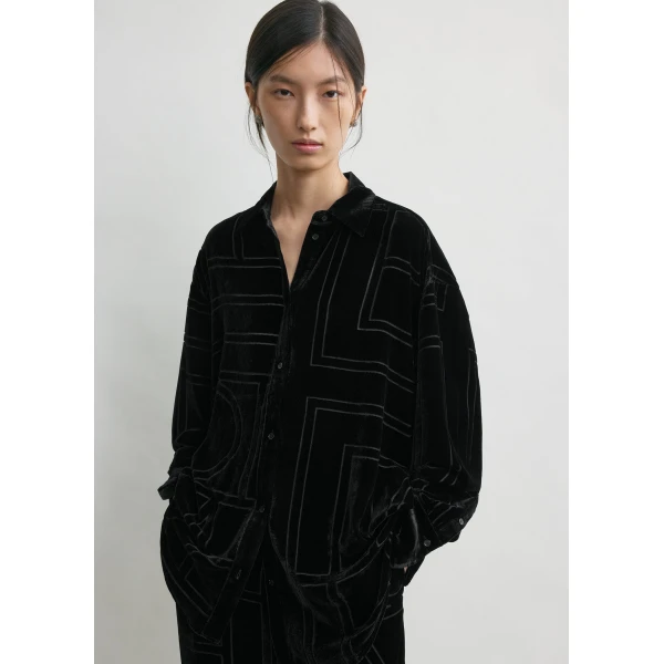 Toteme Oversized devoré shirt in Black, view 5