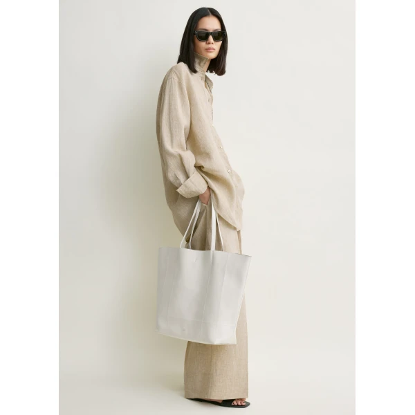 Toteme Oversized summer shirt in Natural, view 3