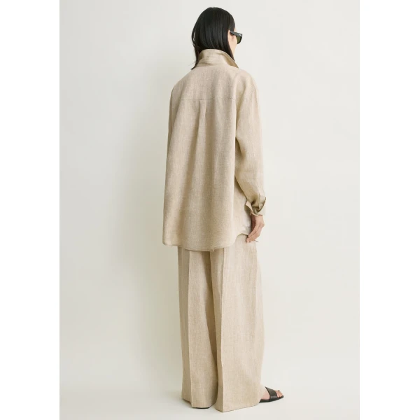 Toteme Oversized summer shirt in Natural, view 4