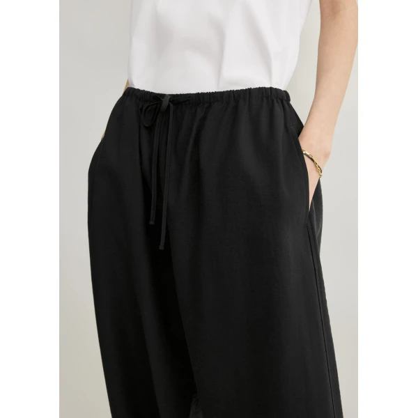 Toteme Parachute trousers in Black, view 6