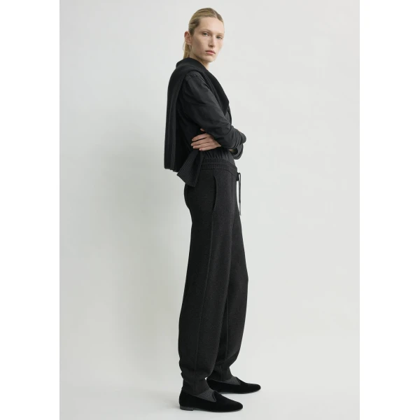 Toteme Pintucked sweatpants charcoal in Charcoal melange, view 3