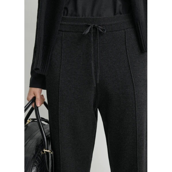 Toteme Pintucked sweatpants charcoal in Charcoal melange, view 5