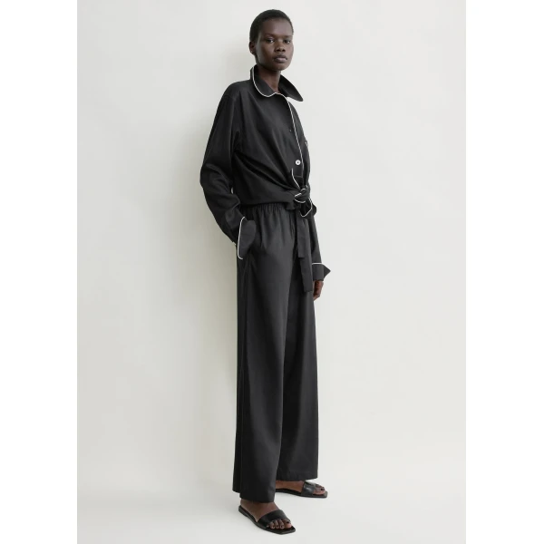 Toteme Piped silk trousers in Black, view 2
