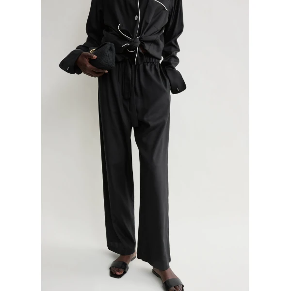 Toteme Piped silk trousers in Black, view 5